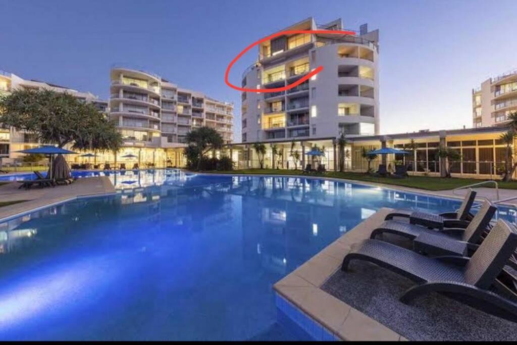 Ocean Bliss - Top Floor Beachfront Studio With Amazing Views ! Marcoola Exterior foto