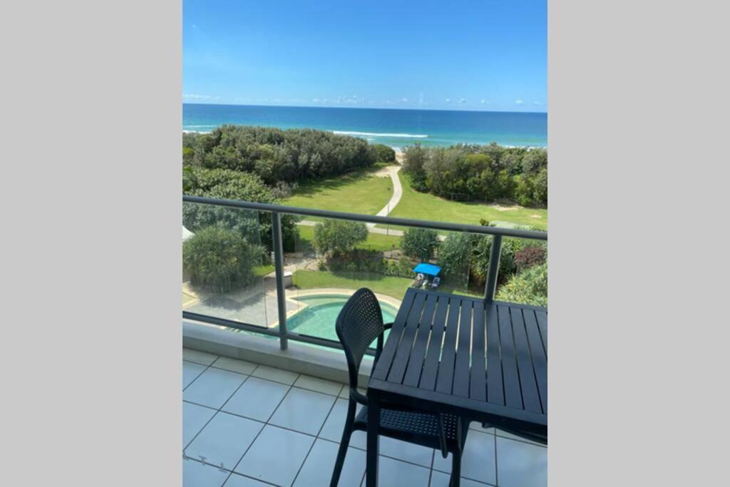 Ocean Bliss - Top Floor Beachfront Studio With Amazing Views ! Marcoola Exterior foto